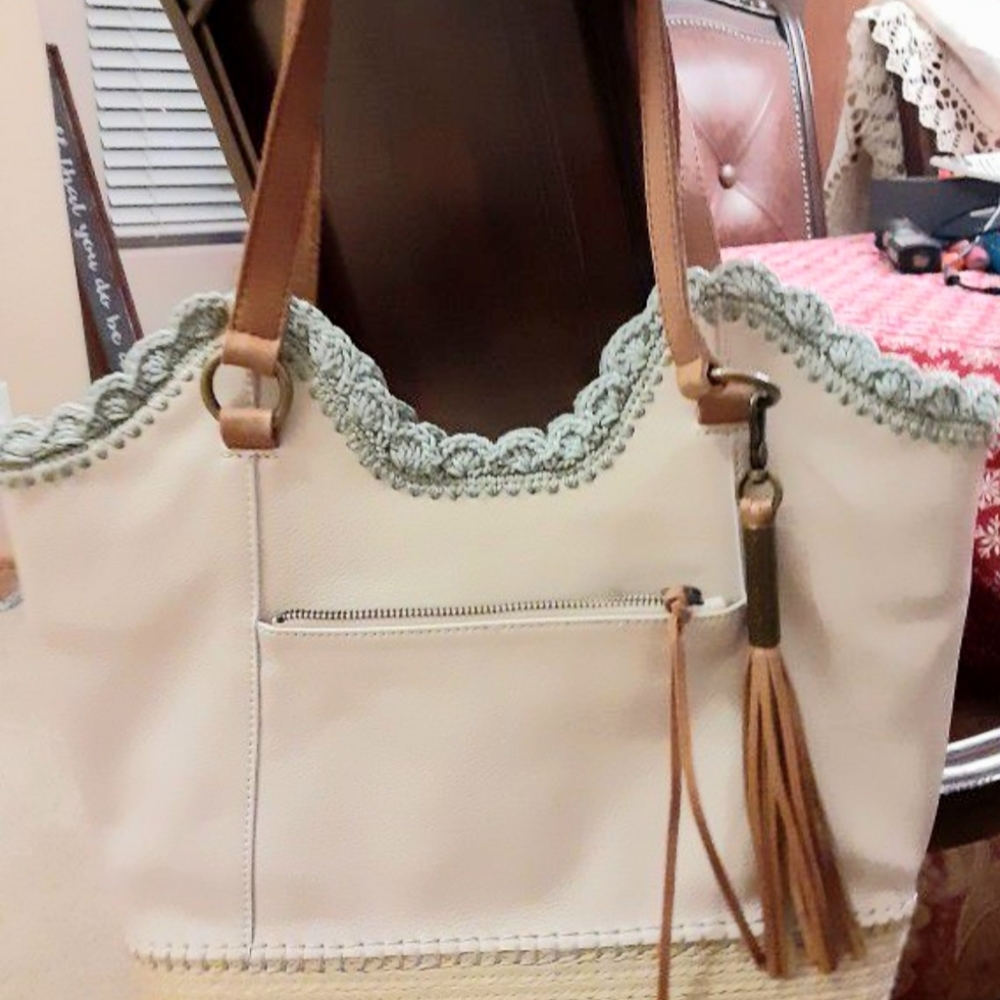Cute  crochet trim Sak purse